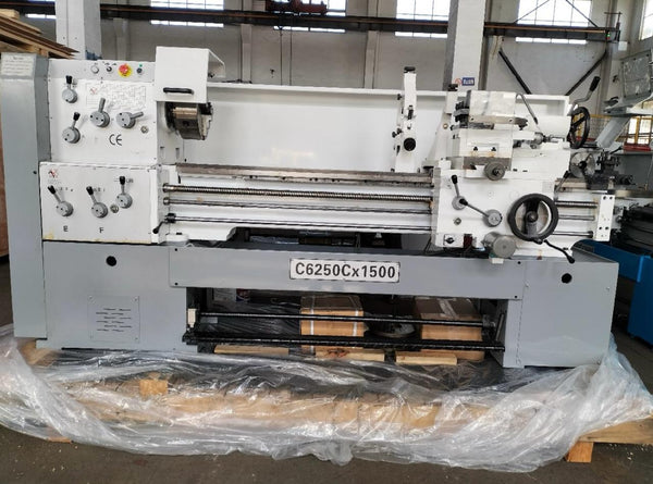 Torno DTM C6250Cx1500 de 1.5 Metros con husillo de 52 mm
